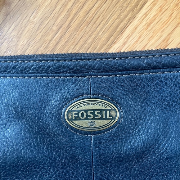 Fossil crossbody purse - Picture 2 of 4